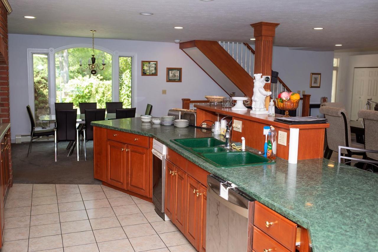 Longhouse Manor B&B Watkins Glen Bagian luar foto