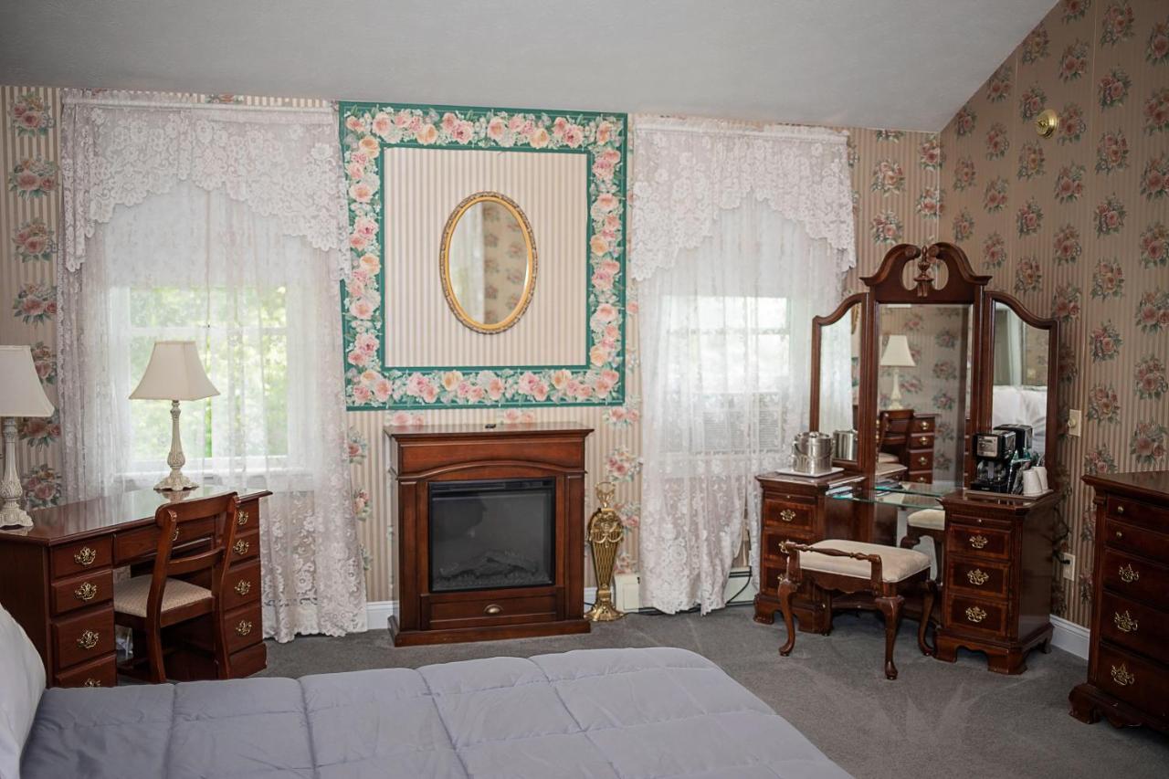 Longhouse Manor B&B Watkins Glen Bagian luar foto