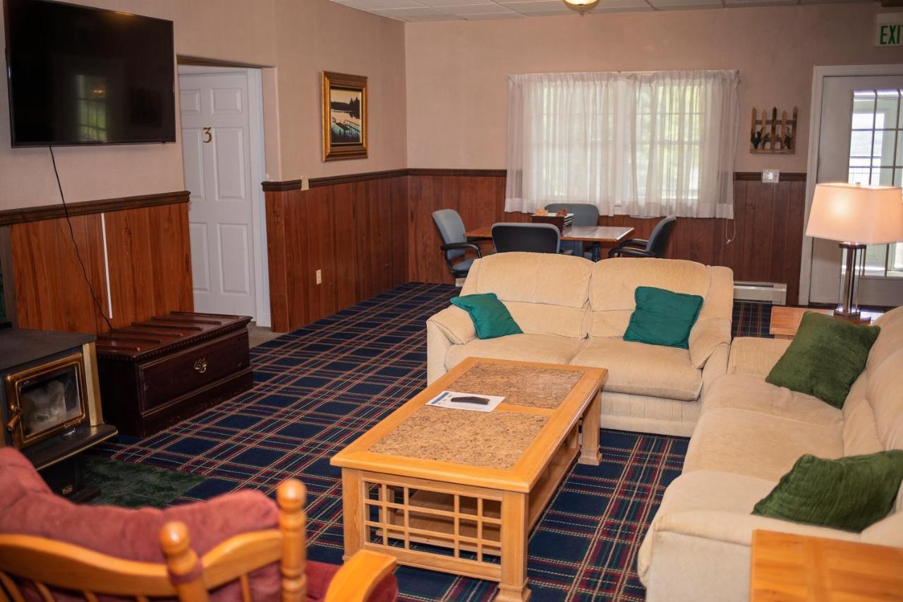 Longhouse Manor B&B Watkins Glen Bagian luar foto