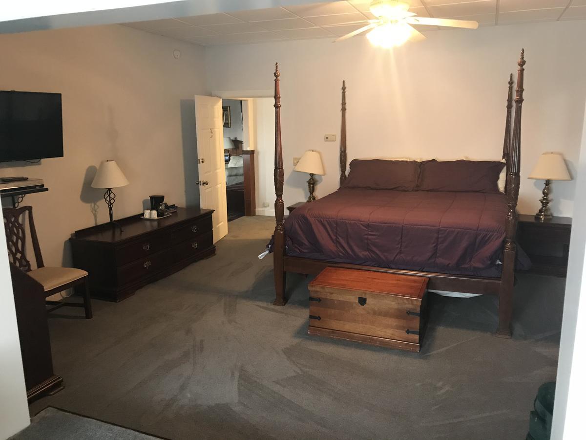 Longhouse Manor B&B Watkins Glen Bagian luar foto